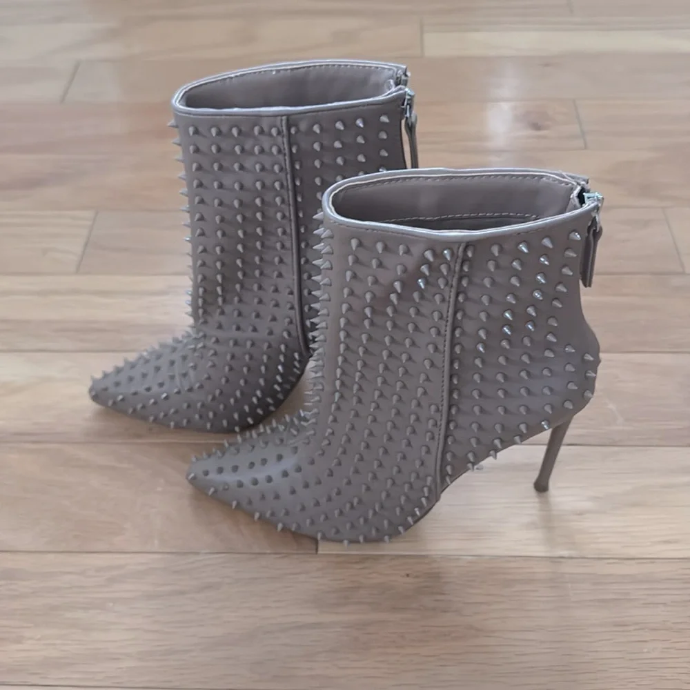 Steve Madden | Vapor Mocha Ankle Booties | Spike Heel | Size 7